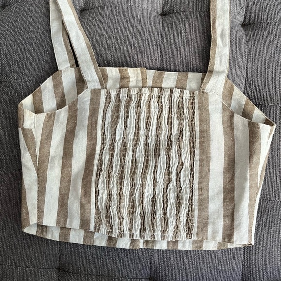 Button Down Crop Top - Picture 2 of 6